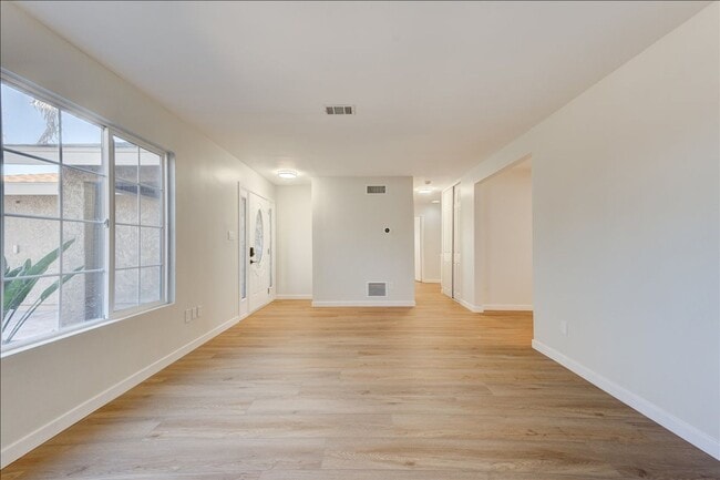 Photo - 11370 Travis Pl