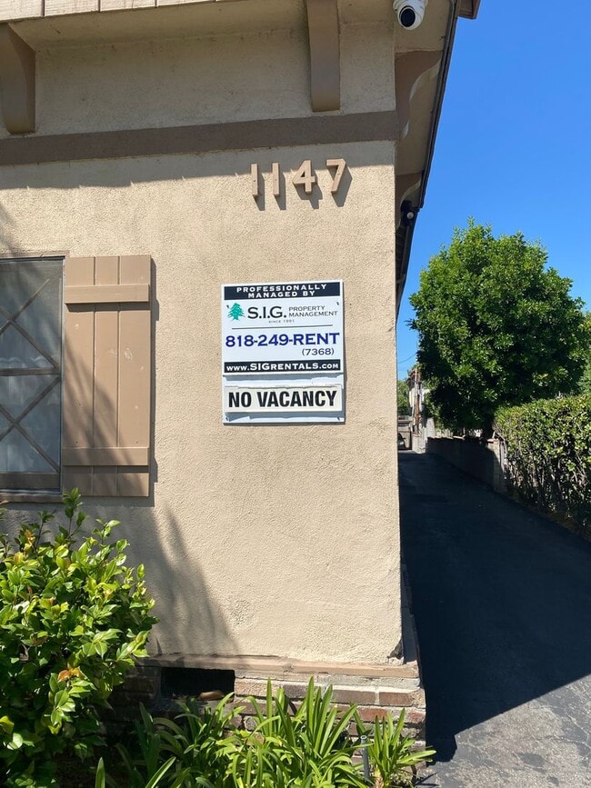 Building Photo - 1147 San Rafael Ave Unit F