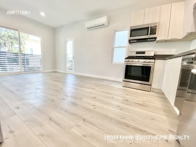 Photo - 141 N Swall Dr Unit 5