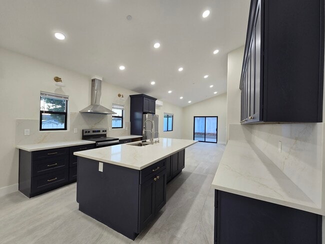 Photo - 13990 Putney Rd Unit 13990