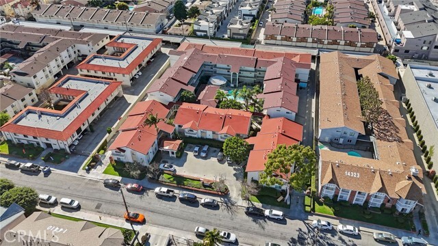 Building Photo - 14405 Cerise Ave Unit 29