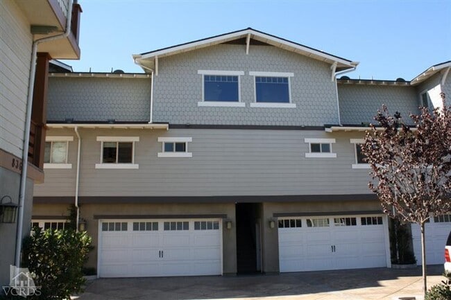 Photo - 828 E Thompson Blvd