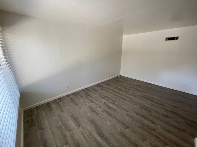 Photo - 4738 33rd St