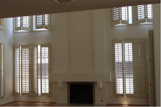 Photo - 629 Edith Way