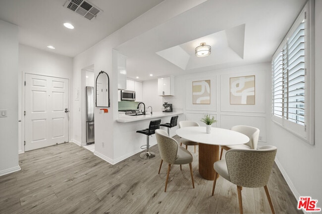 Photo - 812 N Hudson Ave Unit 107