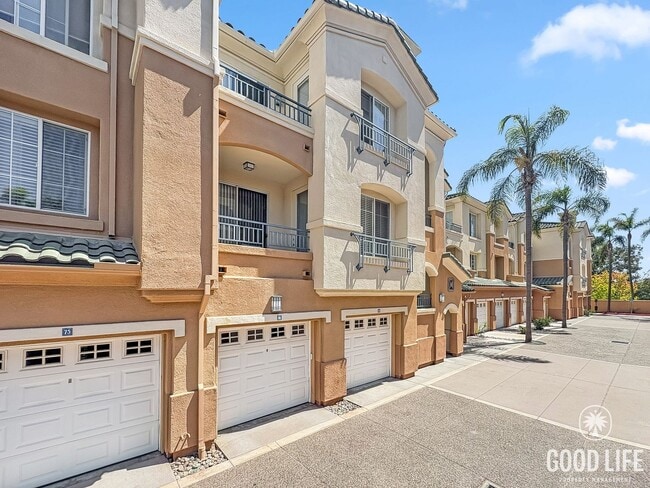 Charming 2-Bedroom Home with Resort-Style ... - Charming 2-Bedroom Home with Resort-Style ...