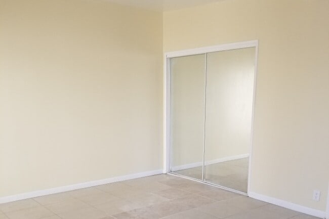 Building Photo - 131 N Carson Rd Unit Studio