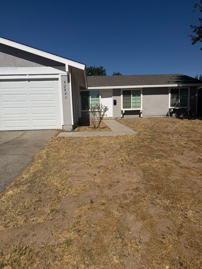 Building Photo - 42843 Alep St