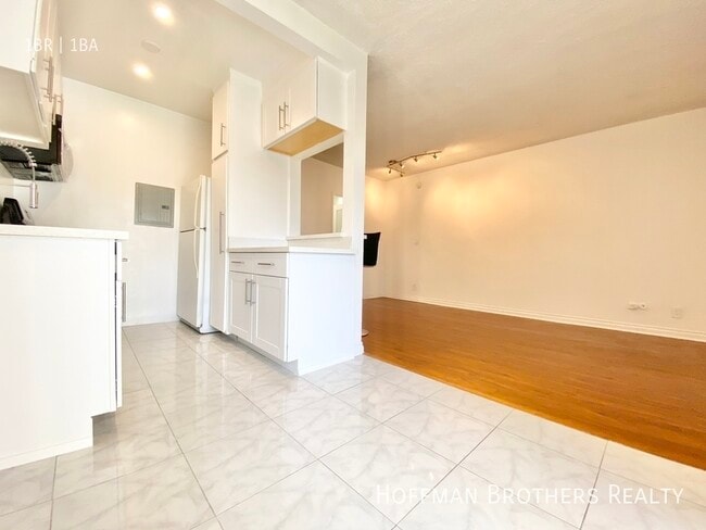 Photo - 1313 N June St Unit 209
