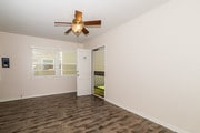 living room - 116 Franklin Ct Unit 118