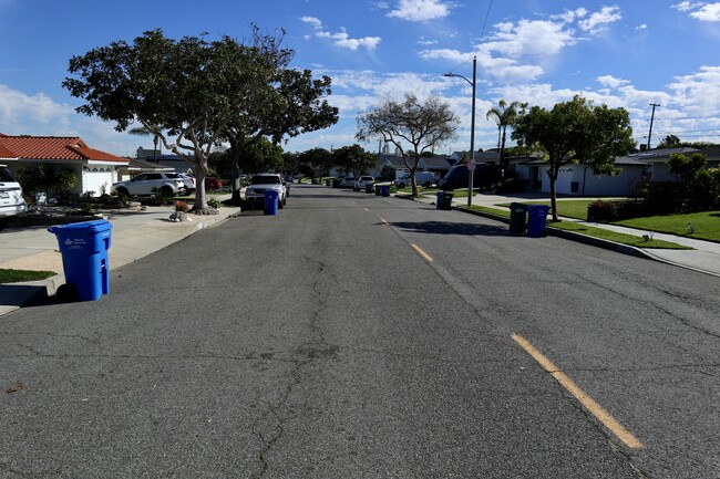 Photo - 422 Avenue E