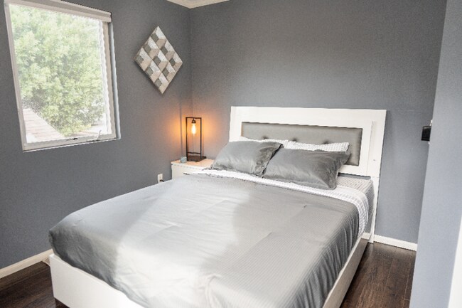 Photo - 5151 Riverton Ave