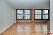 Photo - 460 S Spring St House