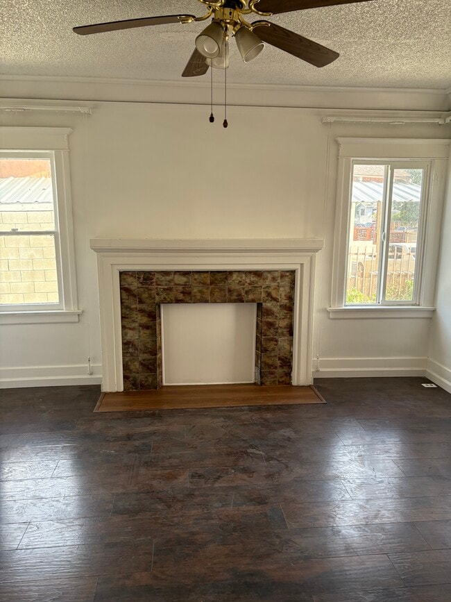 Building Photo - 601 W 74th St Unit 601