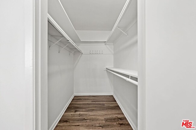 Photo - 11930 Mayfield Ave Unit 7