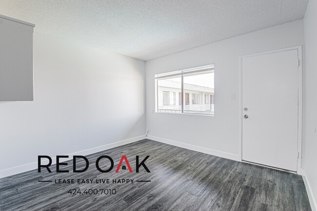 Building Photo - 12211 S Manor Dr