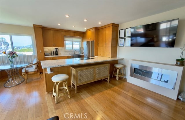 Building Photo - 240 Moss St Unit 12