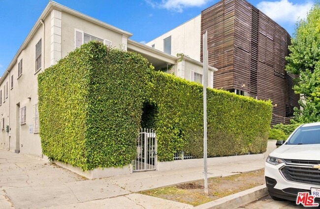 Building Photo - 117 Kings Rd