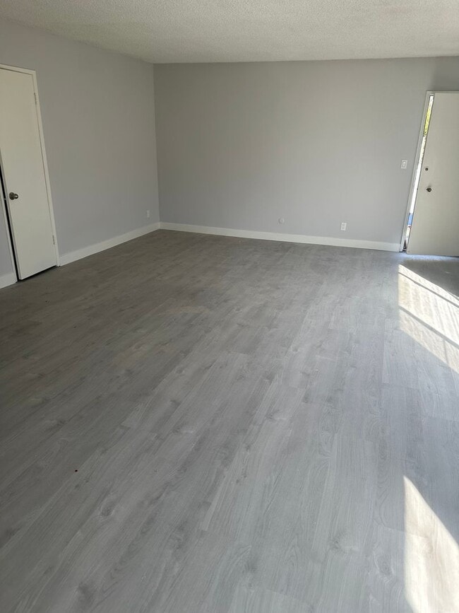 Photo - v3745 Unit 08