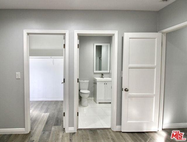 Photo - 8421 Darby Ave