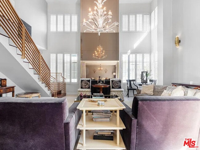 Building Photo - 121 S Palm Dr Unit 601