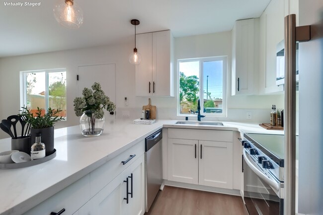 Photo - 3042-3044 J St Unit 101