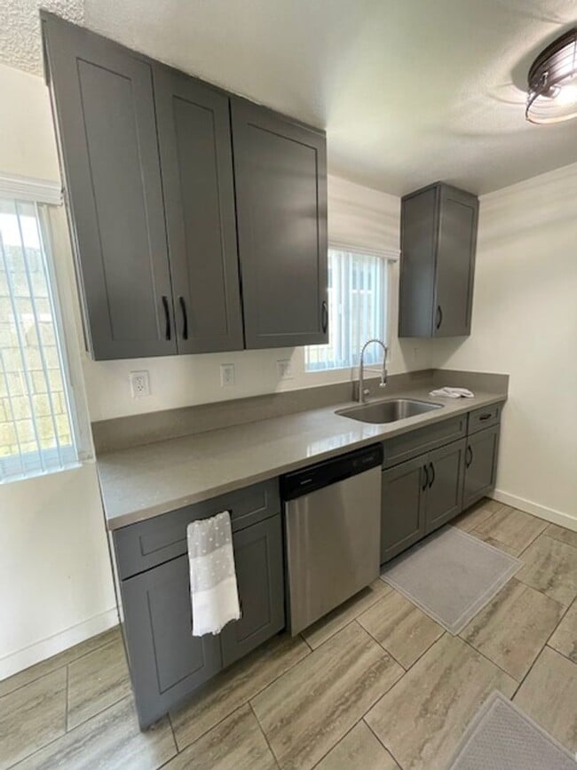 Building Photo - 9330 Palm St Unit 9330A