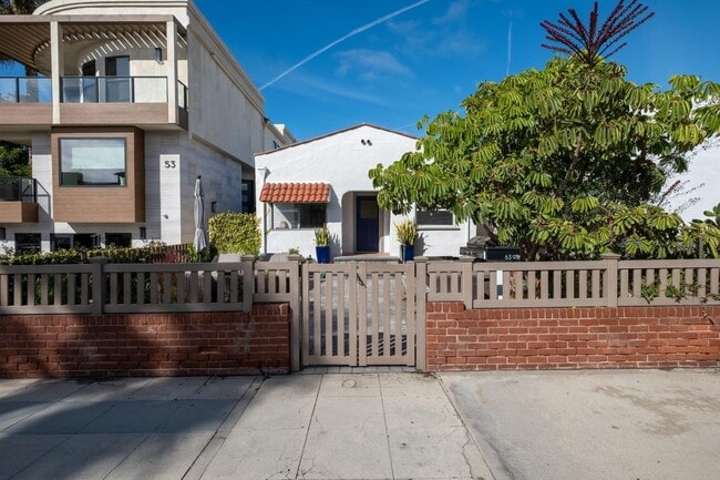 Building Photo - 63 9th St Rental