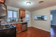 Photo - Eclectic 2 Bedroom 1 Bathroom with 2 Offic... House