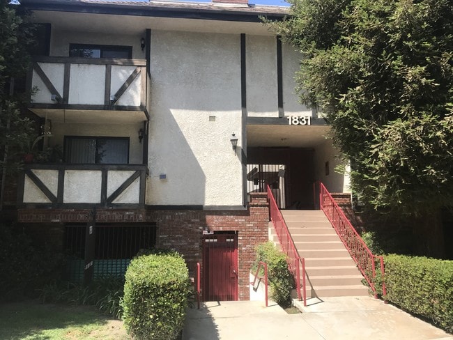 Photo - 1831 Purdue Ave Apartments Unit 104