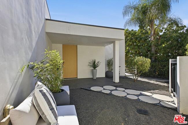 Photo - 6390 Quebec Dr