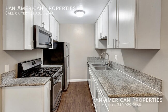 Building Photo - 5256 E The Toledo Unit 04