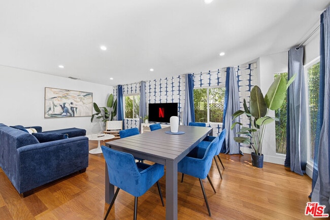 Photo - 1610 S Hayworth Ave