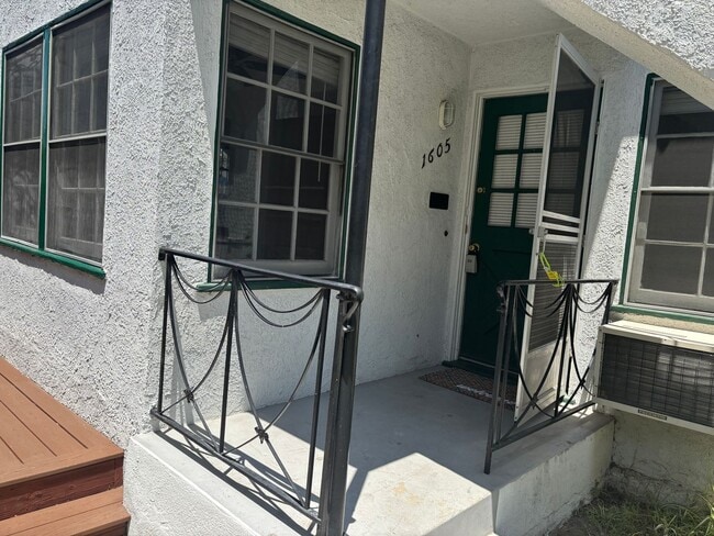 Photo - Verdugo, 1605-1607 Unit 1605