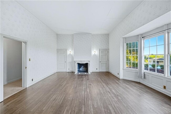 Photo - 1527 Royal Oaks Dr