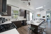 Photo - 809 Warren Ave