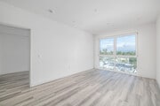 1BR, 1BA - 715SF - Living Room - Villas at Valley Glen