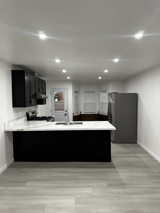 Photo - 2560 E Madison St Unit 2560
