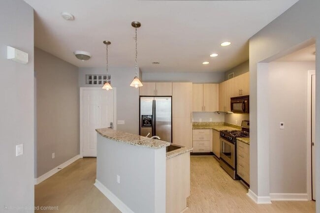 Photo - Beautiful & Spacious 2BD/2BA Condo - Central A/C & Heat, Washer/Dryer - Underground Parking - Gat... Unit 2321