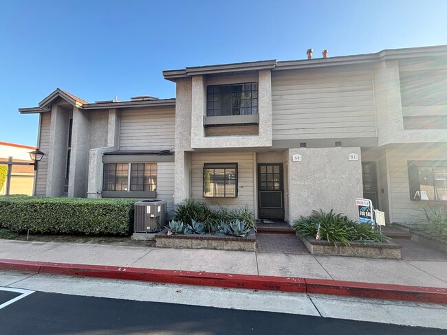 Updated 2 Bedroom home in Fullerton - Updated 2 Bedroom home in Fullerton Unit 50
