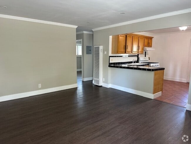 Building Photo - 175 W Linden Ct Unit #B Rental