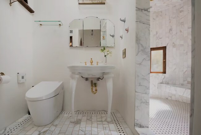 Photo - 8978 Wonderland Ave