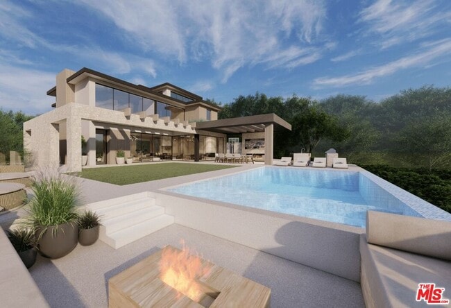 Photo - 590 N Tigertail Rd House