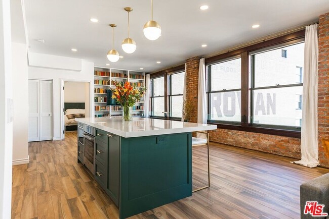 Photo - 460 S Spring St Condo