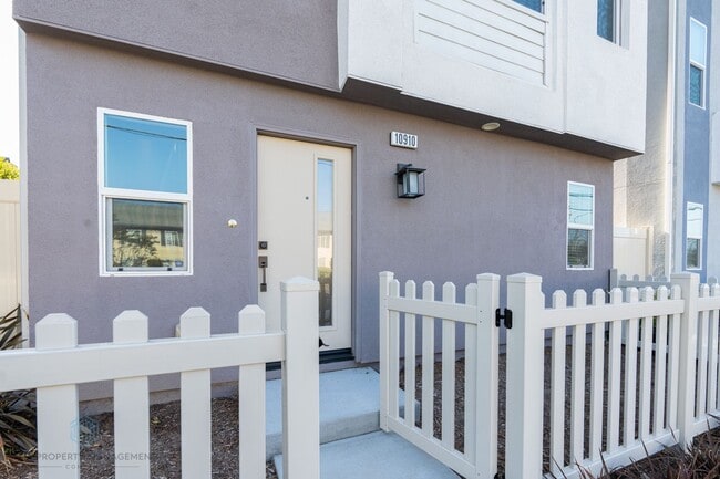Building Photo - Beautiful 4 Bed 3.5 Bath Single Family House in Stanton