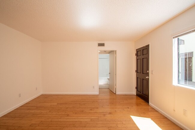 Photo - 12338 Oxnard St Unit 106