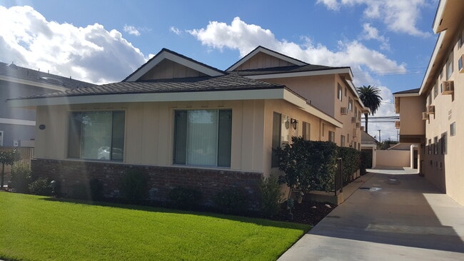 Photo - 417 N Stoneman Ave Unit E
