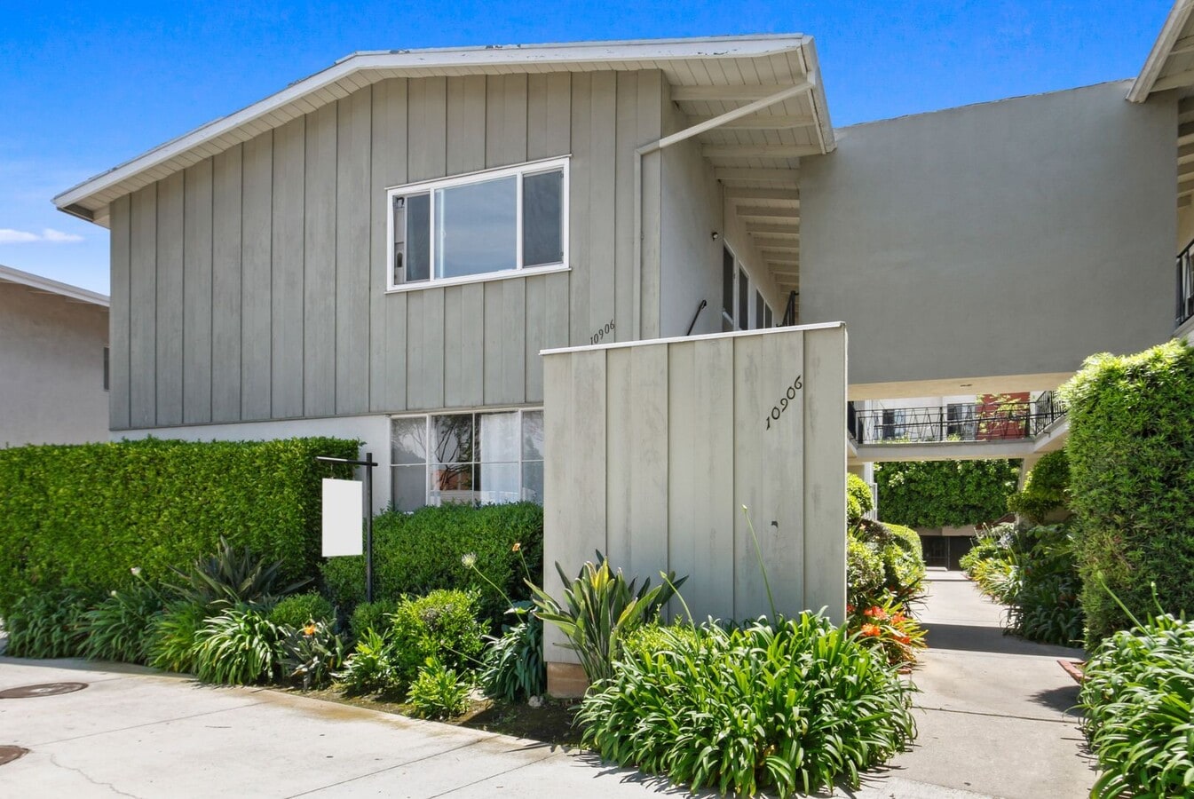 Photo - 10906 Santa Monica Blvd Unit 05A