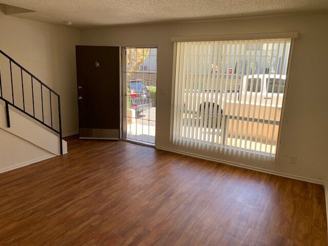 Photo - BEAUTIFUL 2STORY 2BD 1.5BA TOWNHOME STYLE ...