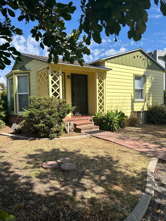 Building Photo - North Park 2/2+ Bonus room, garage and rea... Rental